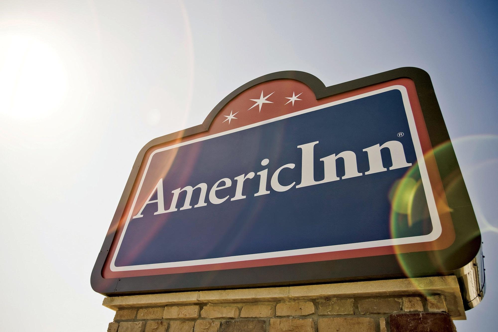 Americinn By Wyndham Hartford Wi Eksteriør billede