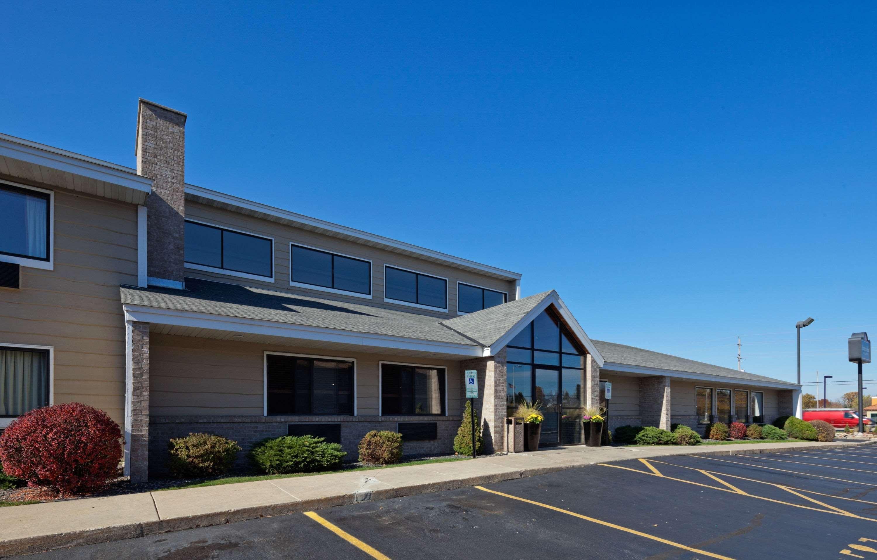 Americinn By Wyndham Hartford Wi Eksteriør billede