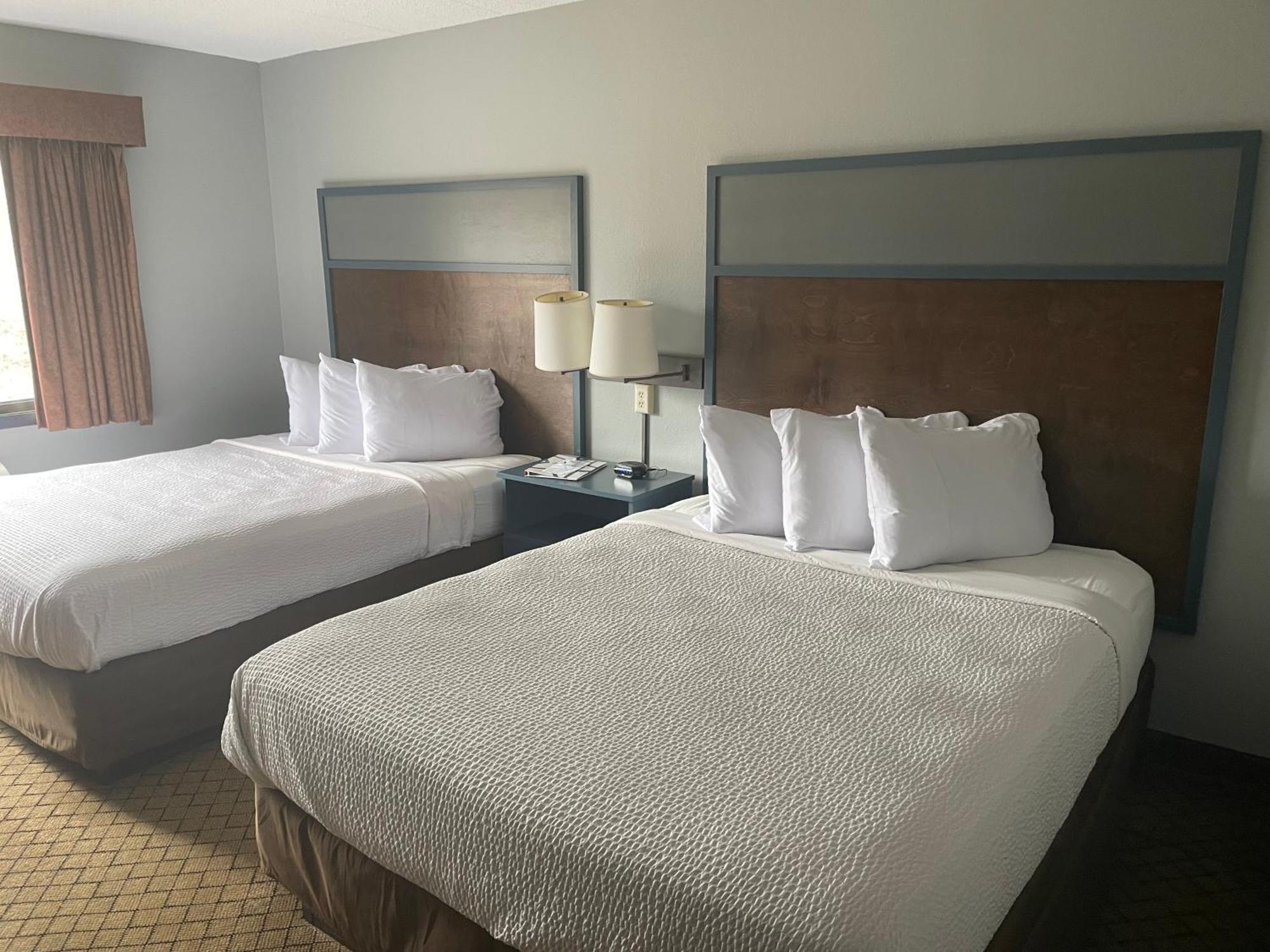 Americinn By Wyndham Hartford Wi Eksteriør billede