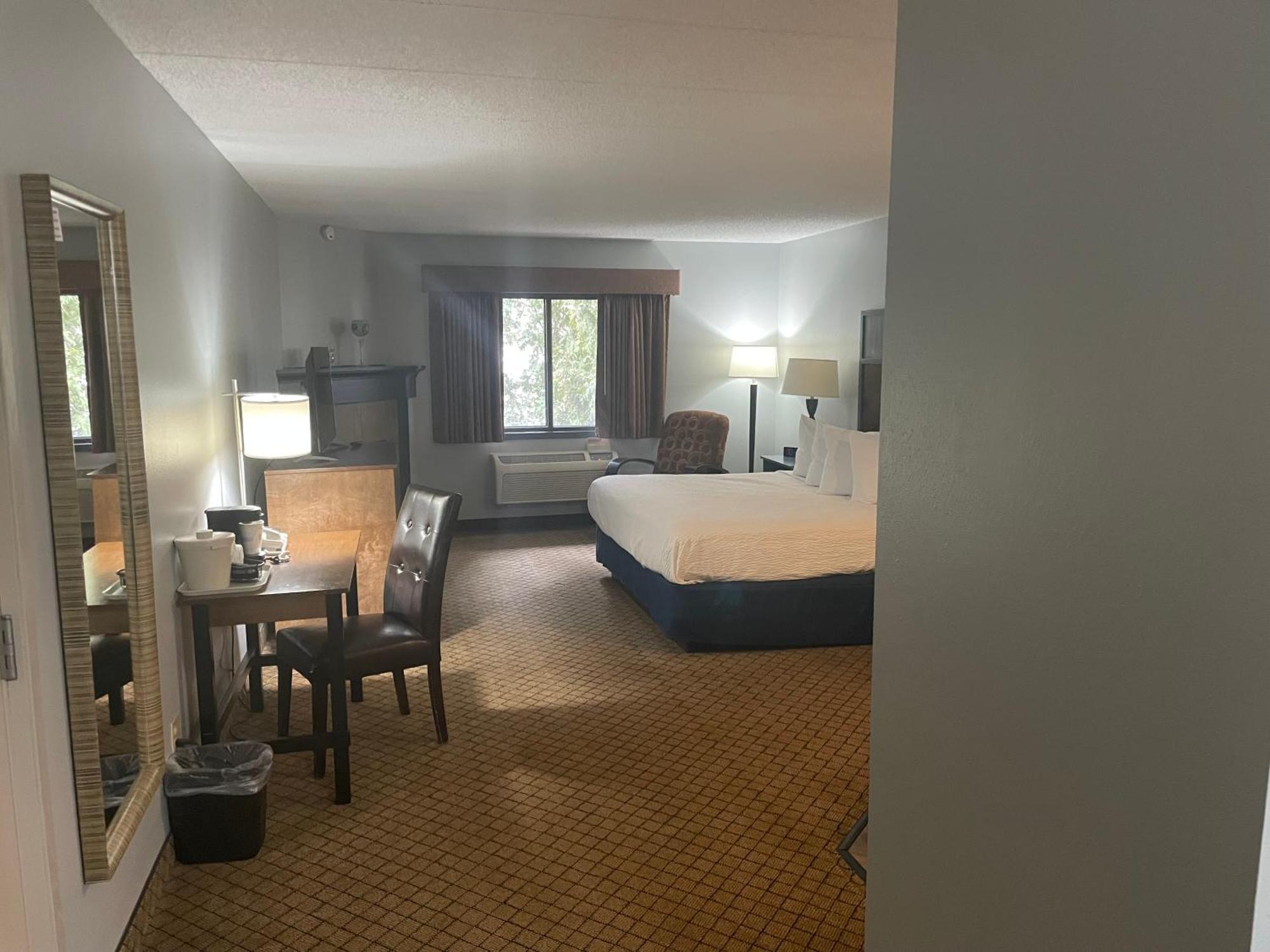 Americinn By Wyndham Hartford Wi Eksteriør billede