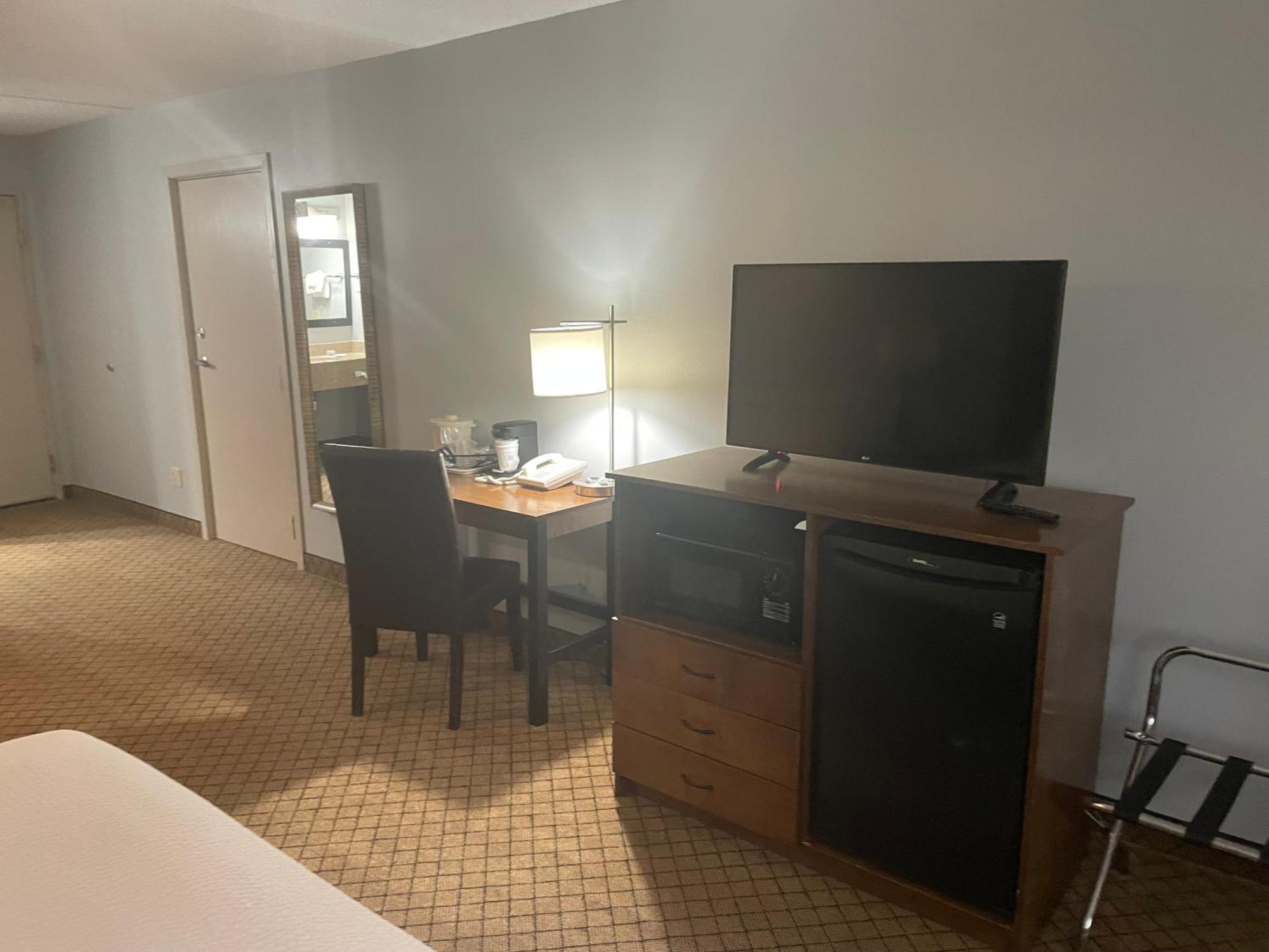 Americinn By Wyndham Hartford Wi Eksteriør billede