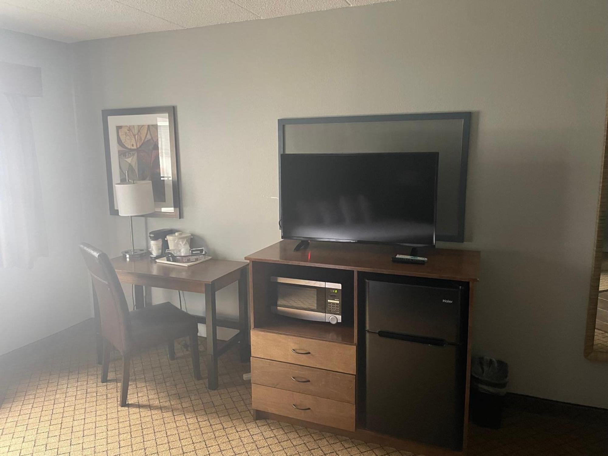 Americinn By Wyndham Hartford Wi Eksteriør billede