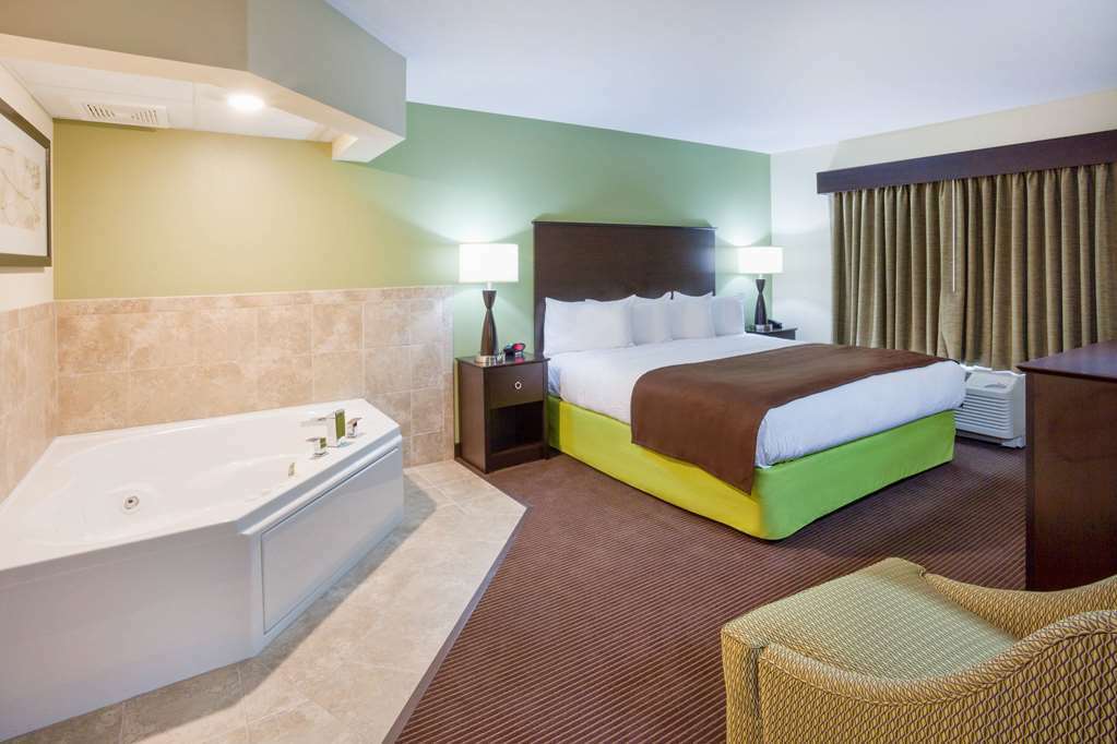 Americinn By Wyndham Hartford Wi Værelse billede